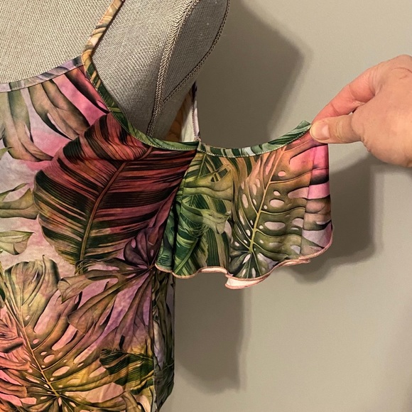 Tropical Cold Shoulder Venus Top - Picture 3 of 5